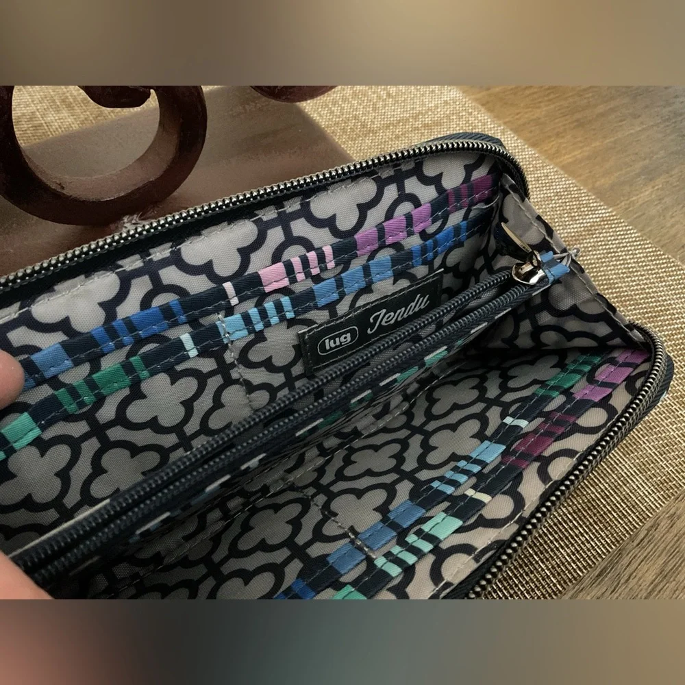 Lug Tendu RFID Wallet. Love Stripe Multi. NWOT - Picture 5 of 9